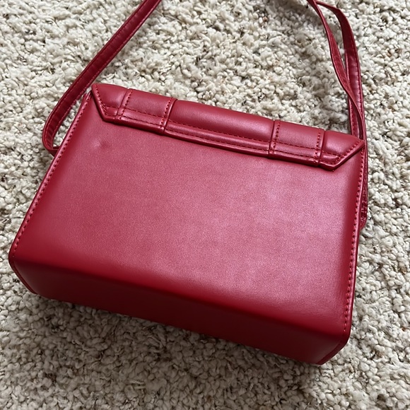 red fashion bag - Picture 3 of 10